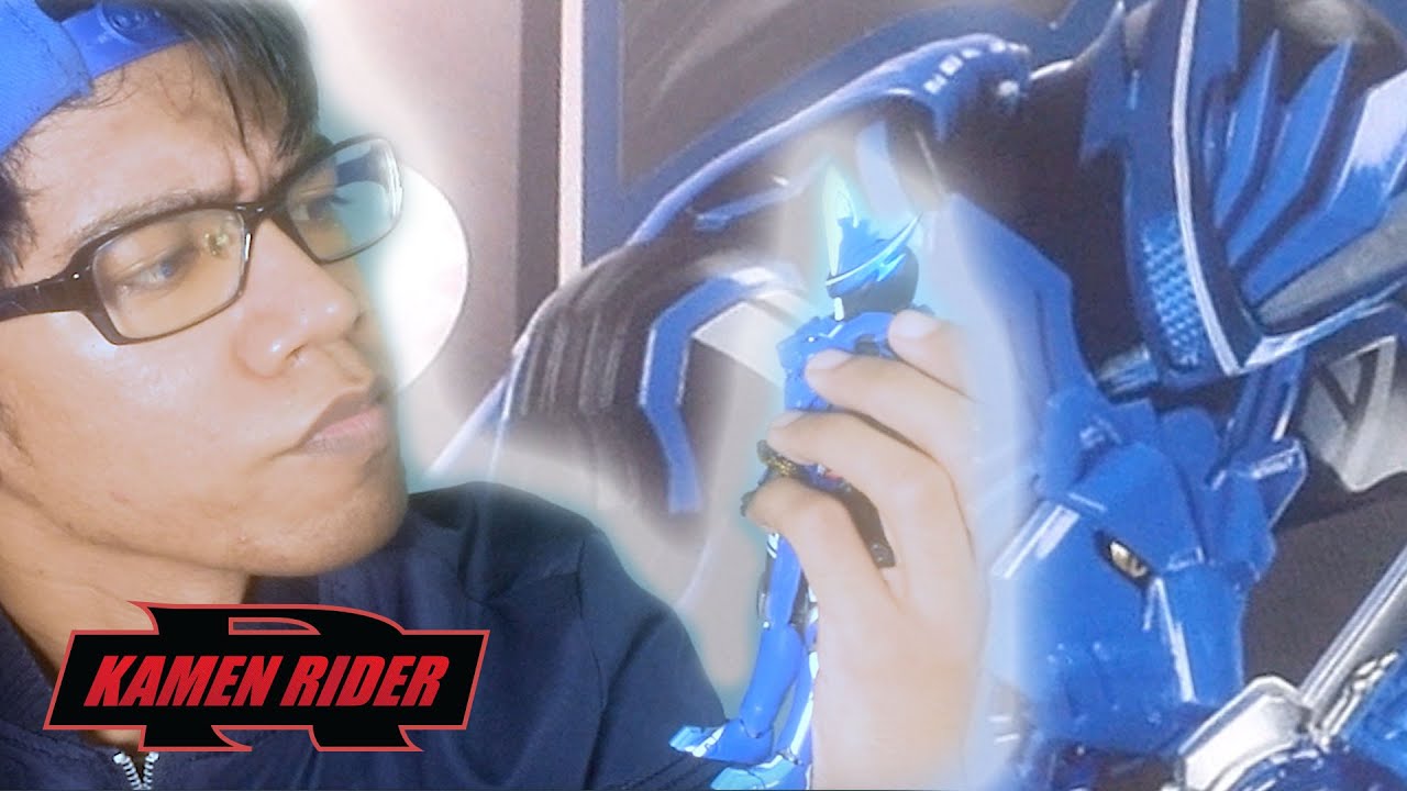 S.H. Figuarts Kamen Rider Blades Lion Senki Showcase & Review