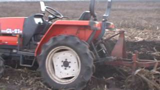 пахота мини трактор Kubota GL 21