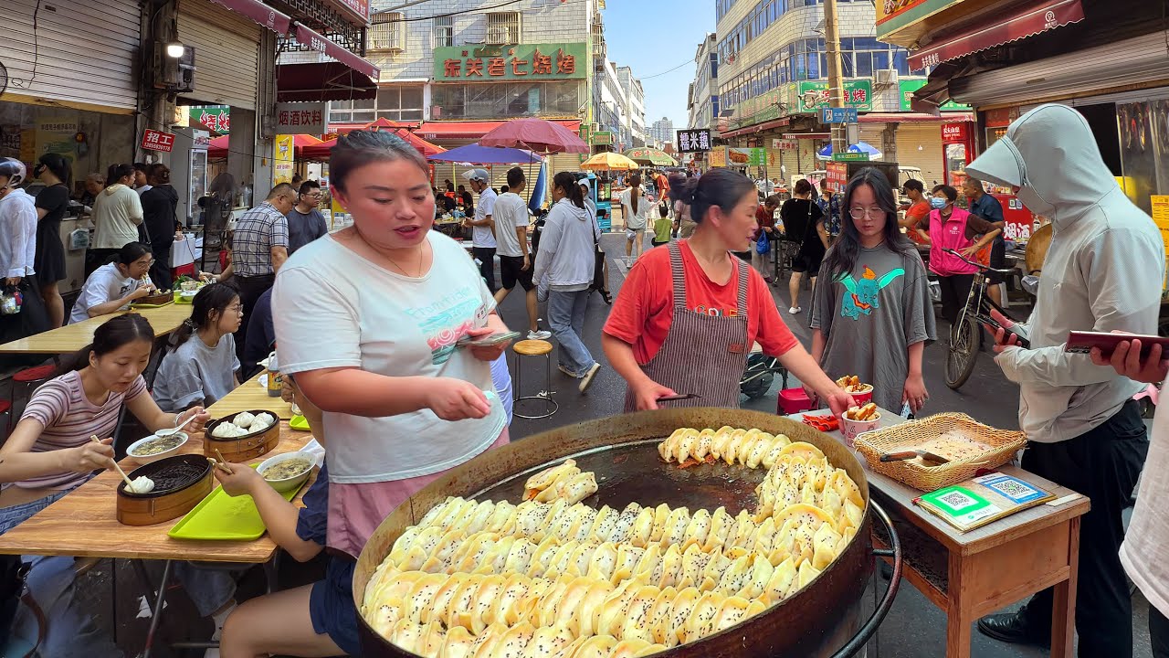 Что едят местные на завтрак в Центральном Китае | Всего $0.70 на утренних рынках