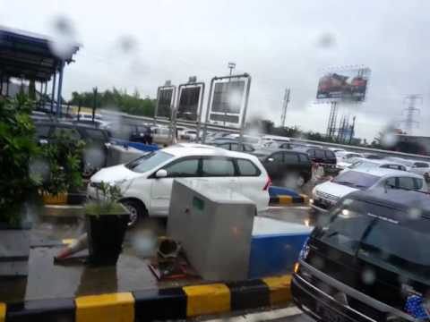 Macet pintu  tol  Jakarta  Merak Karang Tengah YouTube