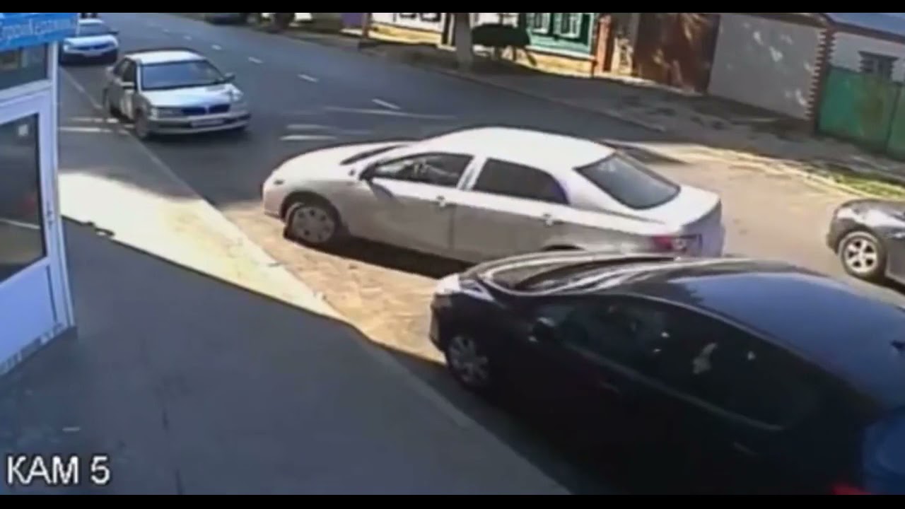 Idiots In Cars #1 - Reddit top videos