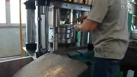 video of auto part forming by YIHUI forging hydraulic press