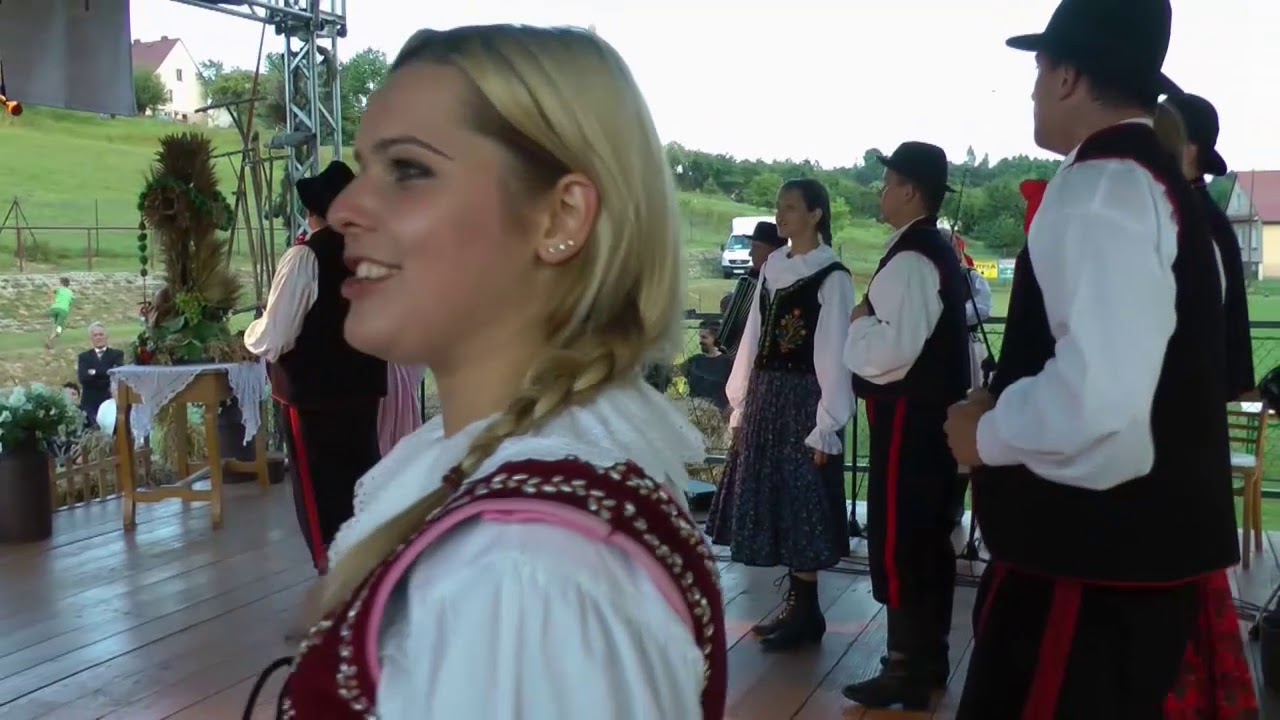 ZPiT Iwkowianie na dożynkach gminnych w Złotej 2013 r.