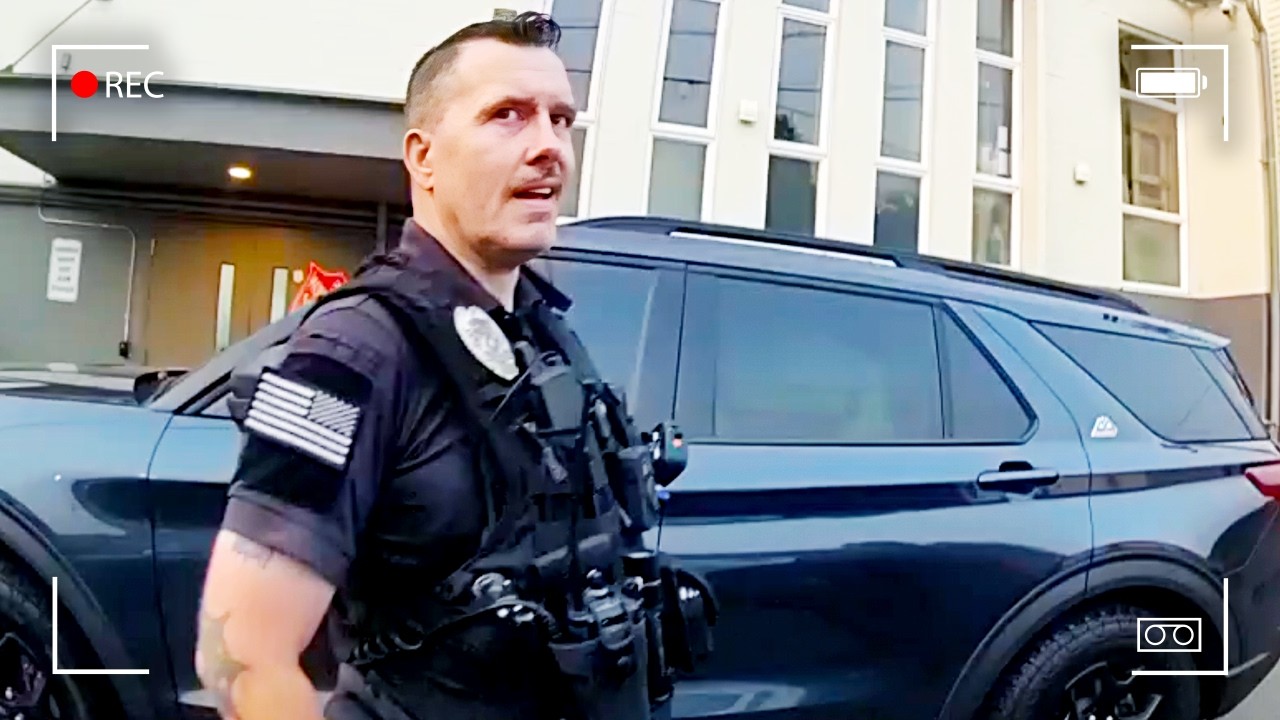 Жена узнала о тайной жизни мужа, который подделывал себя под полицейского