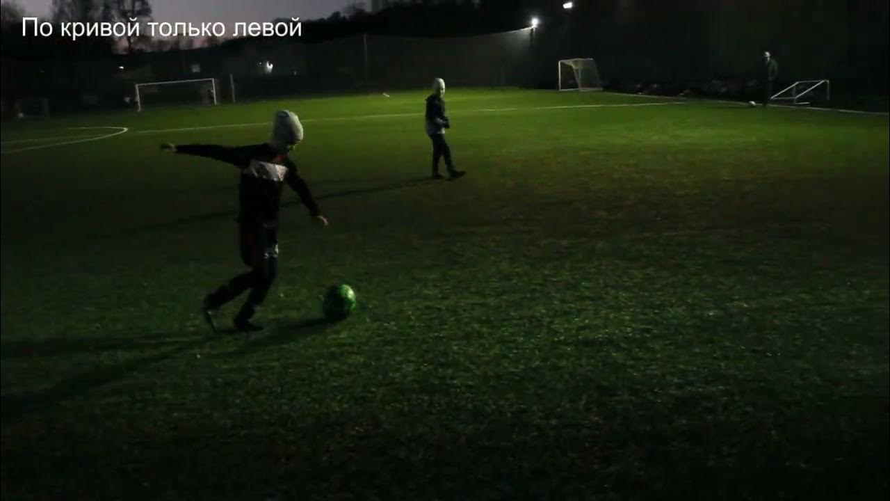 Ведение мяча бедром в футболе