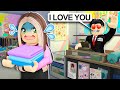 I Worked At A Mall.. My BOSS Had A CRUSH On ME.. (Roblox Bloxburg)