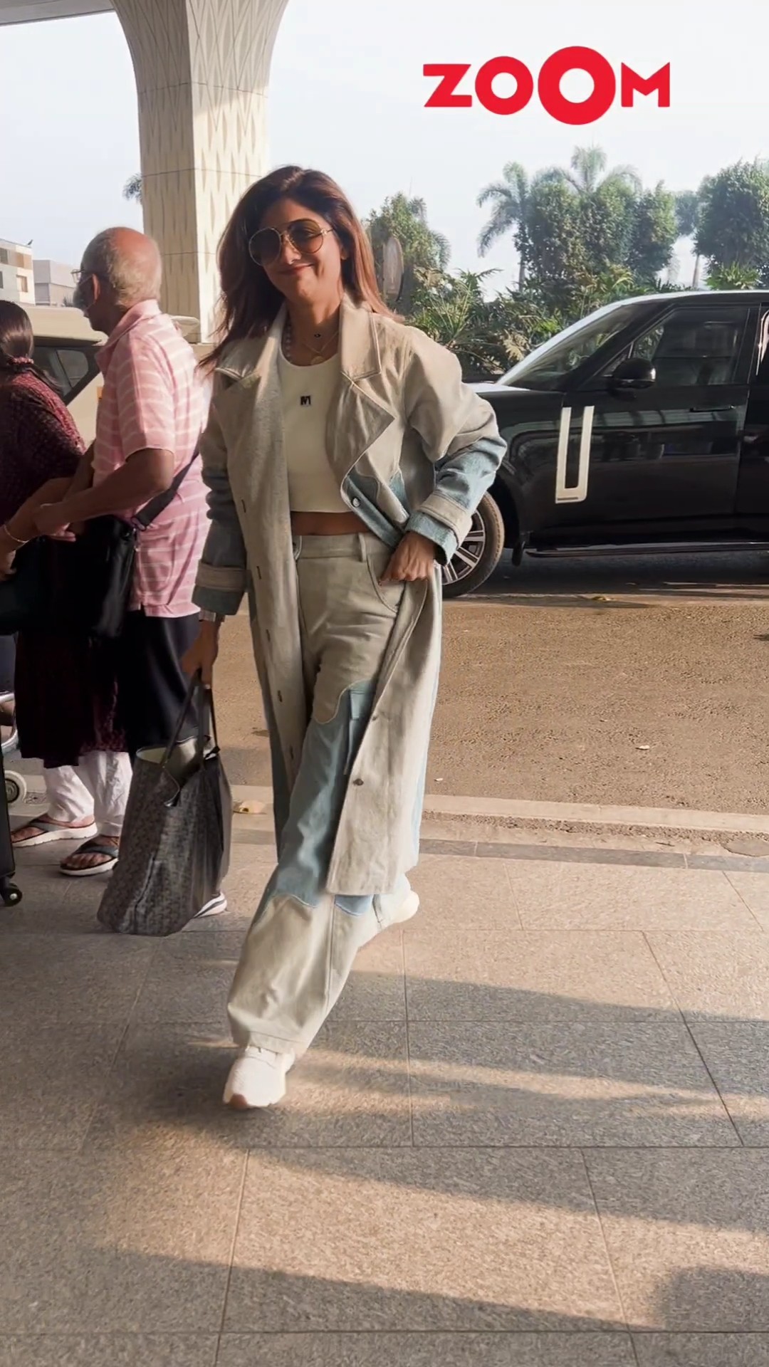 Shilpa Shetty SLAYS with her airport looks ? #shilpashetty #shorts