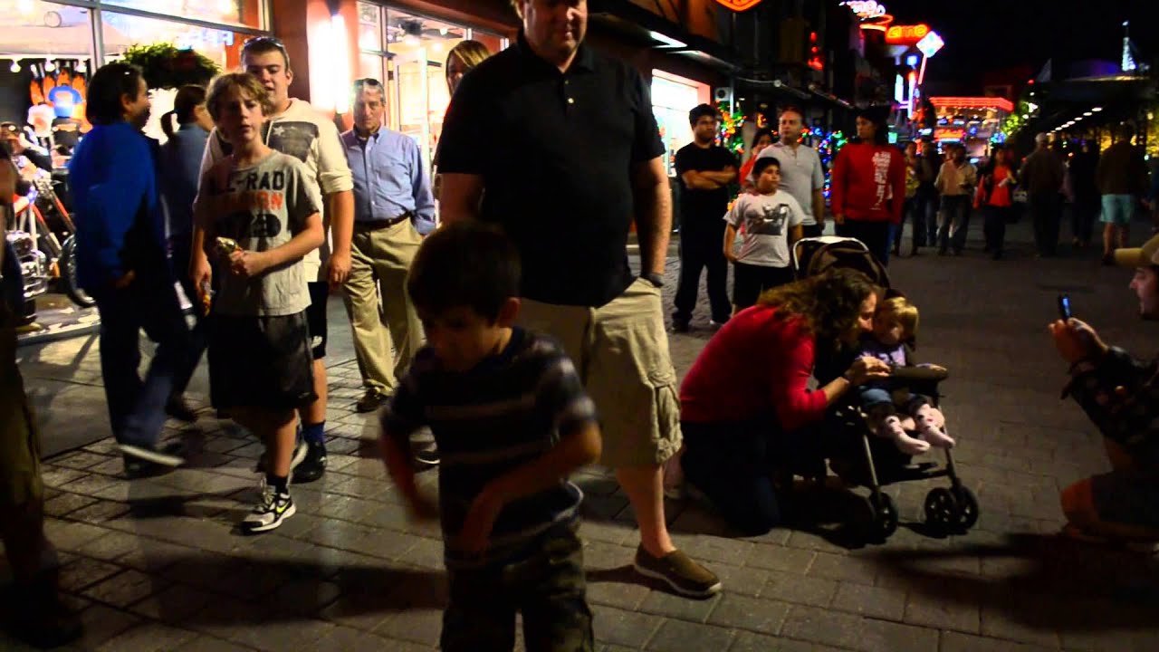 Downtown Disney Street Performers YouTube
