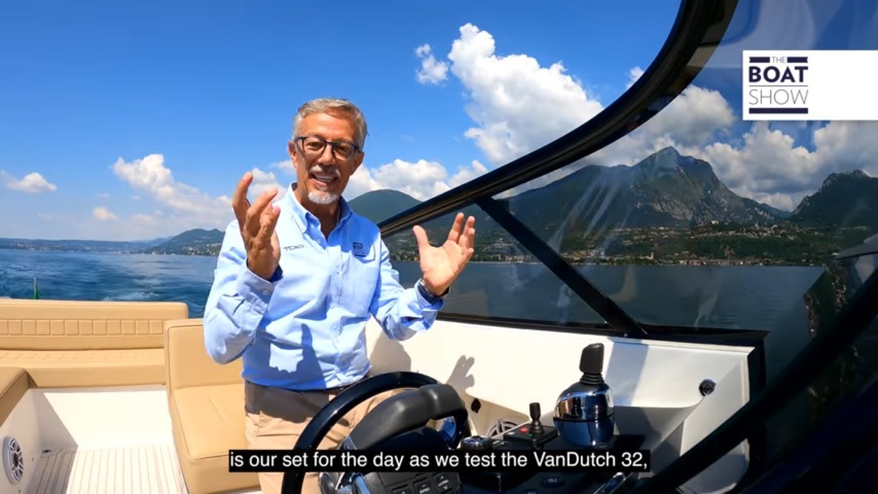 ⁣VANDUTCH 32 - Motor Yacht Review - The Boat Show