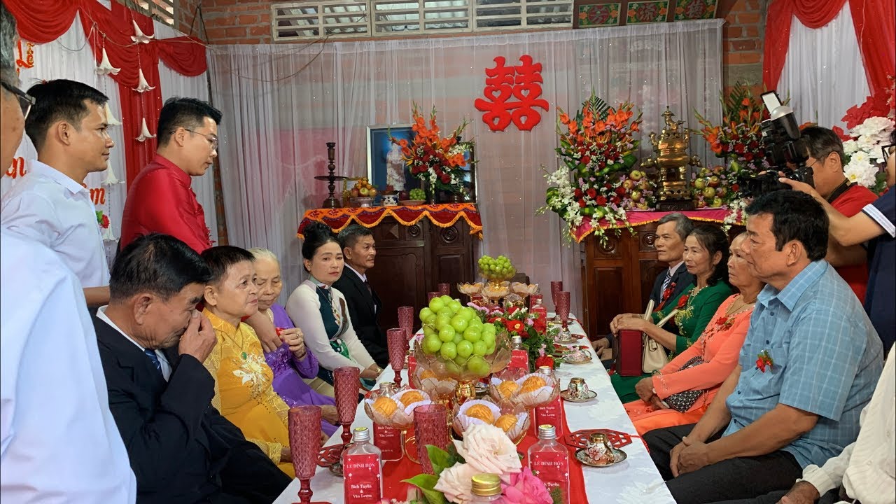 Nhà trai qua trình lễ rước dâu