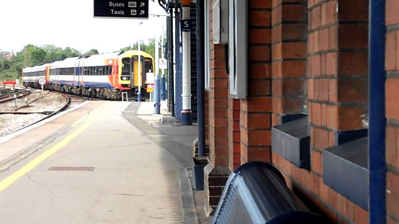 Exeter to Waterloo train arriving Yeovil Junc. 3.8.2011 .MP4 YouTube