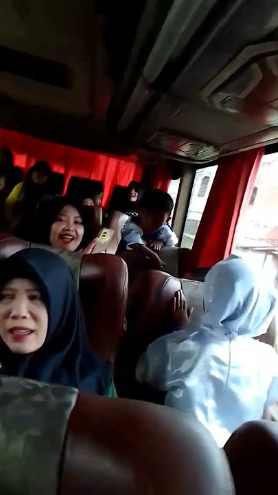 NYANYI BERSAMA TEMAN - TEMAN DI BUS #shortvideo