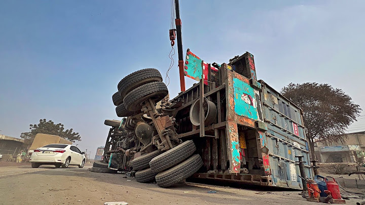 How Emergency Loaded Truck Repair In The Middle Of The Road “Pakistani Trucks “