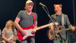 Adrian Belew and Les Claypool revisiting King Crimson chords