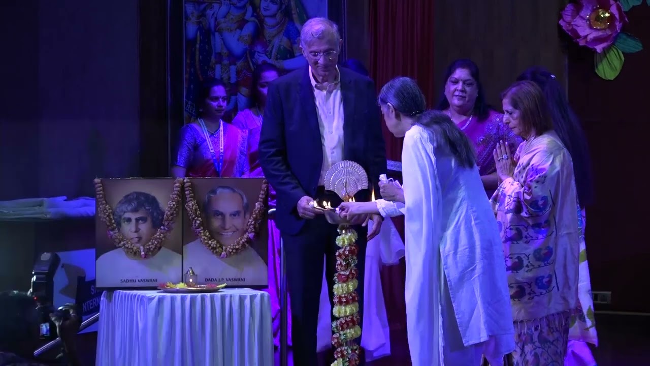 Education Seminar(Part 1) - Pathways To Excellence :Transforming Schools from Good To Great