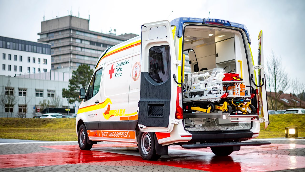 Rettungsdienst: Der neue Baby-Notarztwagen vom DRK Fulda - Trailer ...