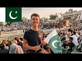 CROSSING INTO PAKISTAN 🇵🇰 INDIA/PAKISTAN WAGHA BORDER 🇵🇰