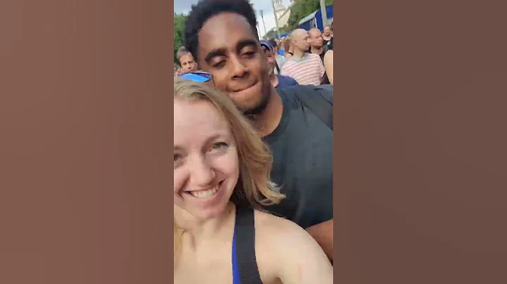 Pregnancy announcement - I fell in love with my best friend