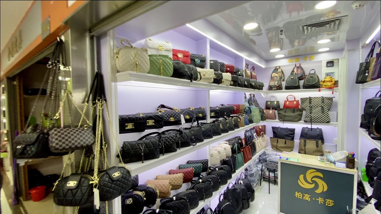 Stock Lot Famouse Brands Bags for Outlet Shops - China LV Bags and