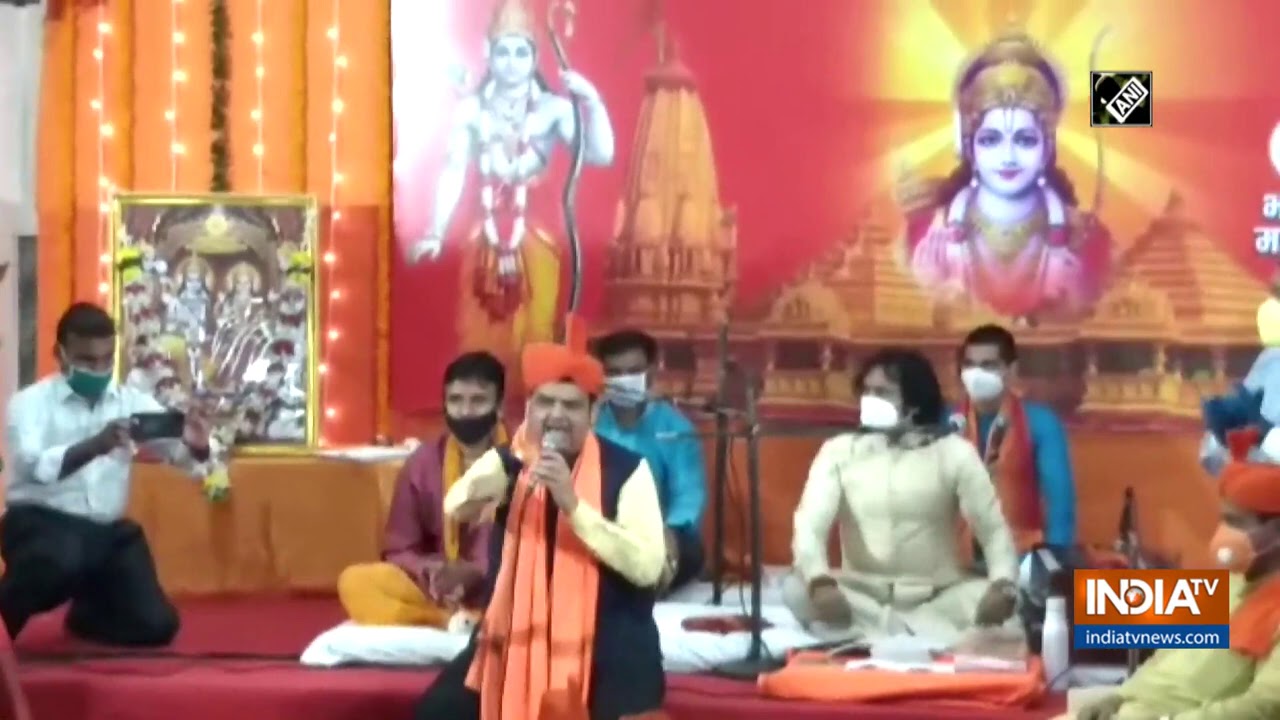 Devendra Fadnavis sings devotional songs at BJP office in Mumbai on occasion of `Bhoomi Pujan`