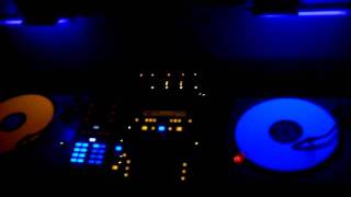 DJ Figueiras Equipment with Traktor Scratch Fluorescent Vinyl Part 2