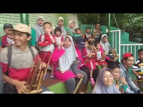 bermain-angklung-itu-asik-lho..!!-cobain-deh-datang-ke-predator-ppt-matahari-kandangan-surabaya