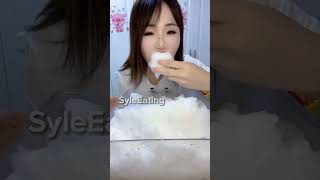 ❄️«ASMR HUGE WHITE IGE CHUNKS ICE EATING LOUD SQUEAKY BITES»❄️