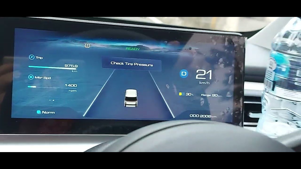 wuling air ev ada info ban kempes !!! check tire pressure !!! sayang