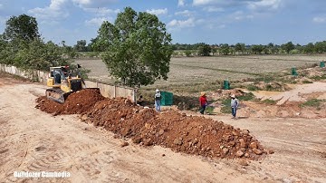 FULLY FUNCTIONAL LAND ON THE NEW ROAD USED BY SHANTUI CLEARING WITH MANY YEAR OF EXPERIENCE