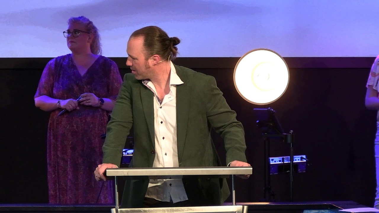 De samenkomst van zondag 12 mei "Even aan mijn moeder vragen". - YouTube