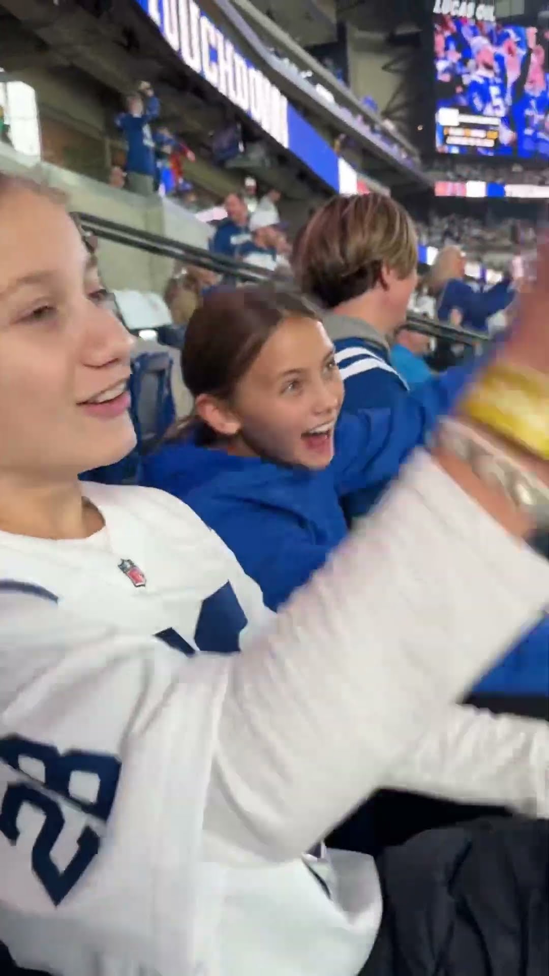 Game day vlog with the @colts \u0026 @BlueColtsMascot ! #vlog #gameday #nfl #football
