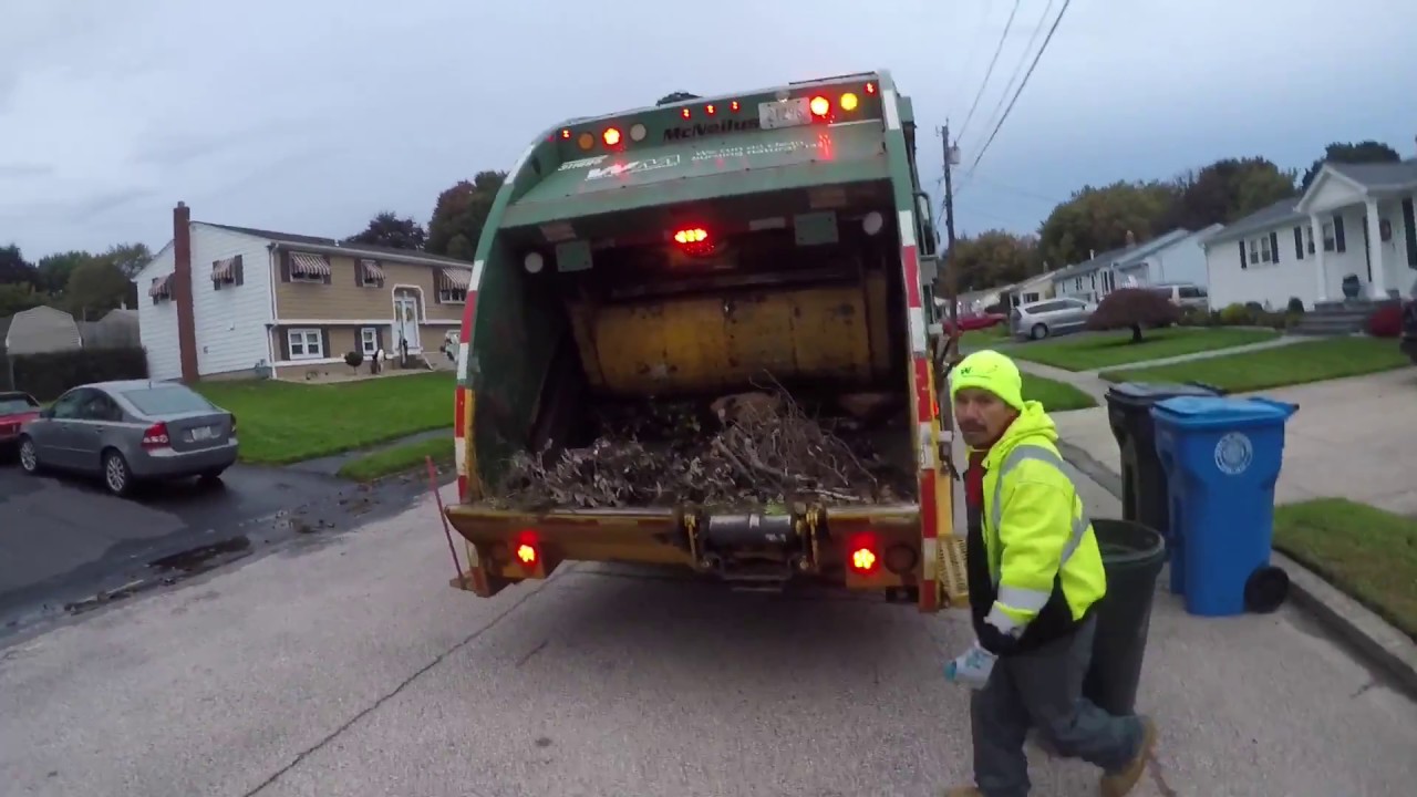 WM rear loader truck 311695 on yard waste 10/13/18 - YouTube