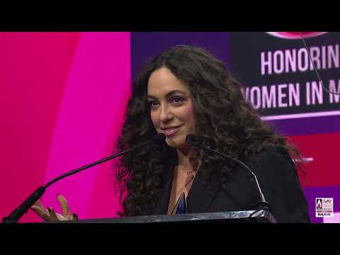 AIJIA Accepts Award at the 2025 She Rocks Awards