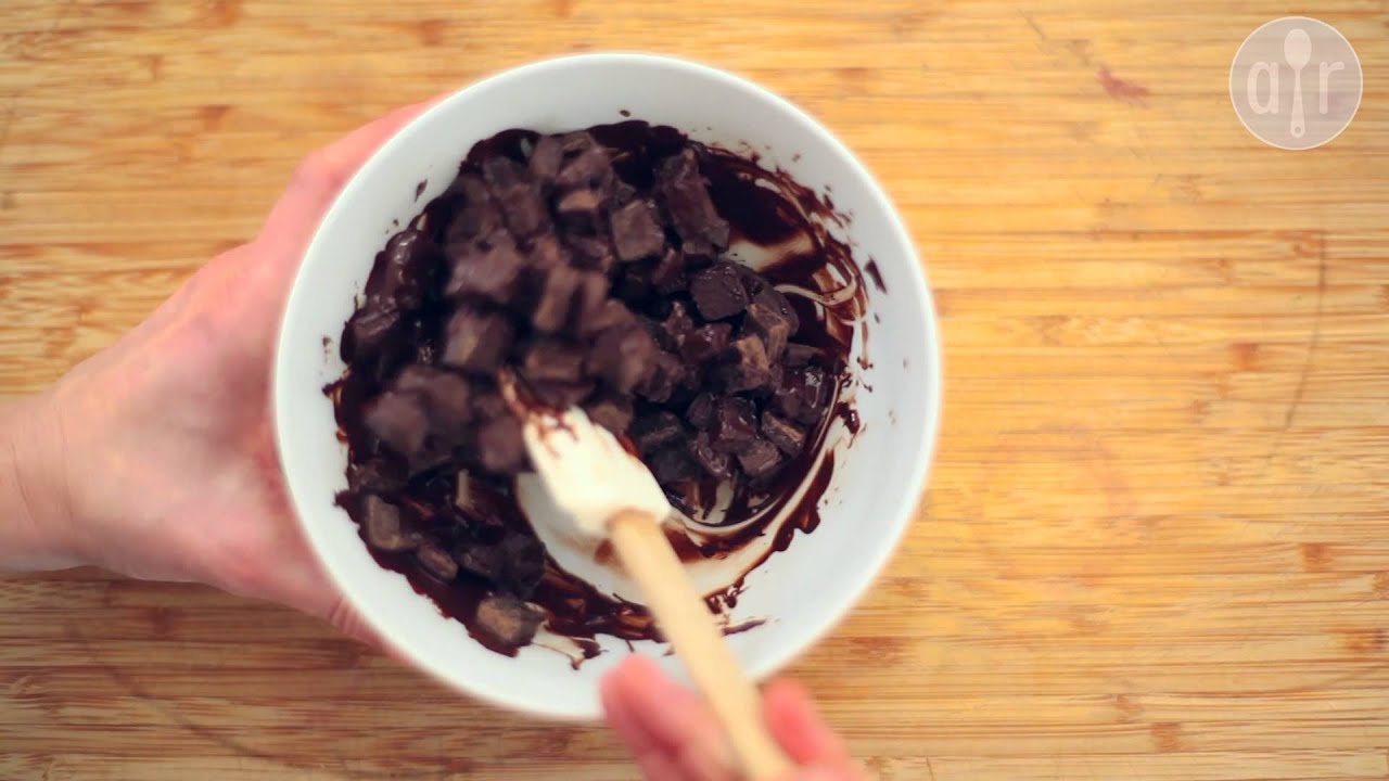 Cómo derretir chocolate - YouTube