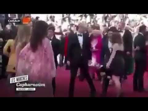 موقف محرج ل اليسا على السجادة