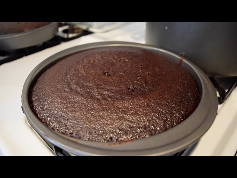 how-to-make-a-chocolate-cake-&-vanilla-buttercream-frosting