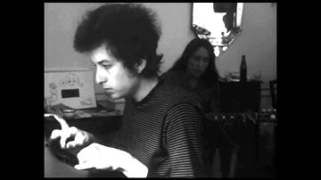 WHAT WAS BOB DYLAN TYPING IN 
