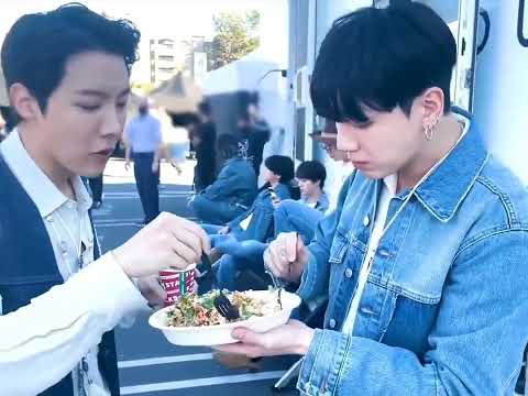 Capa de eating their Chipotle lunch #bts