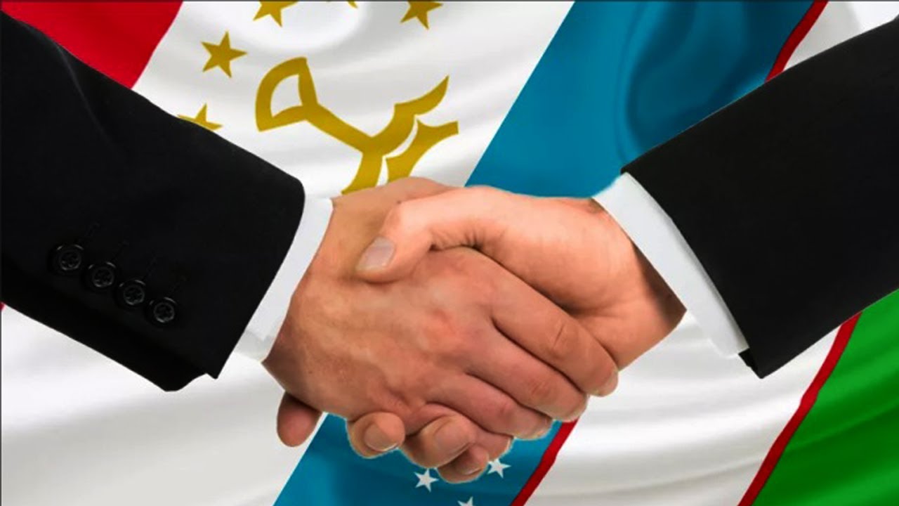 Сотрудничество таджикистана. Узбекско таджикские отношения. Узбекское рукопожатие. Таджикистан и Узбекистан. Рукопожатие в Таджикистане.