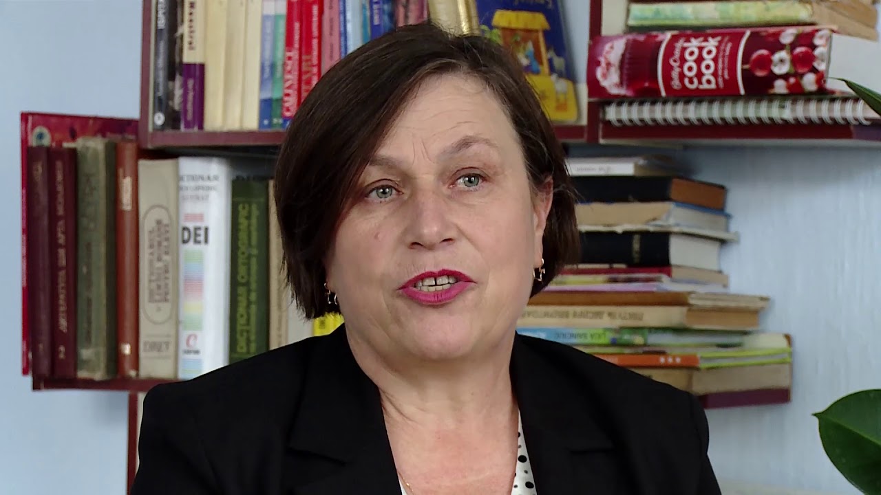 Cum arată o zi din viața unei profesoare din oraș versus din sat