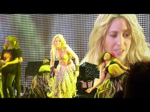 shakira---waka-waka-this-time-for-africa-(rotterdam,-ahoy---the-sun-comes-out-tour---front-row-hd)