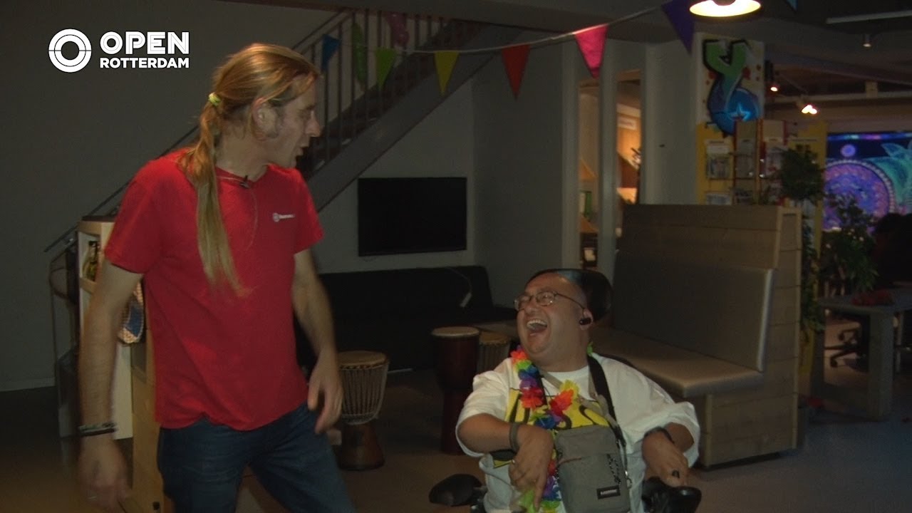 010nu - Ali organiseert feest voor mensen met en zonder beperking lokale präpositionen übungen