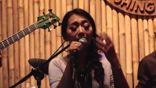 Universe Band at Laughing Budha Bar Ubud - Flashlight screenshot 4