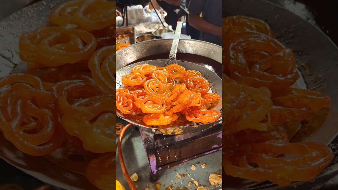 Aalu Kachori Khane Chalein..?? #streetfood #shorts #indore #food #viral #trending