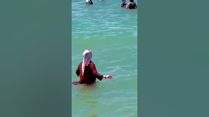 بنت تيبازة في البحر