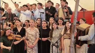 Grupul coral reunit - Cununi minunate așteaptă să le poarte