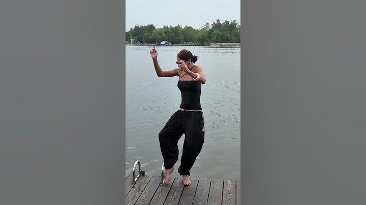 Moscow Influencer Falls Into Water || ViralHog
