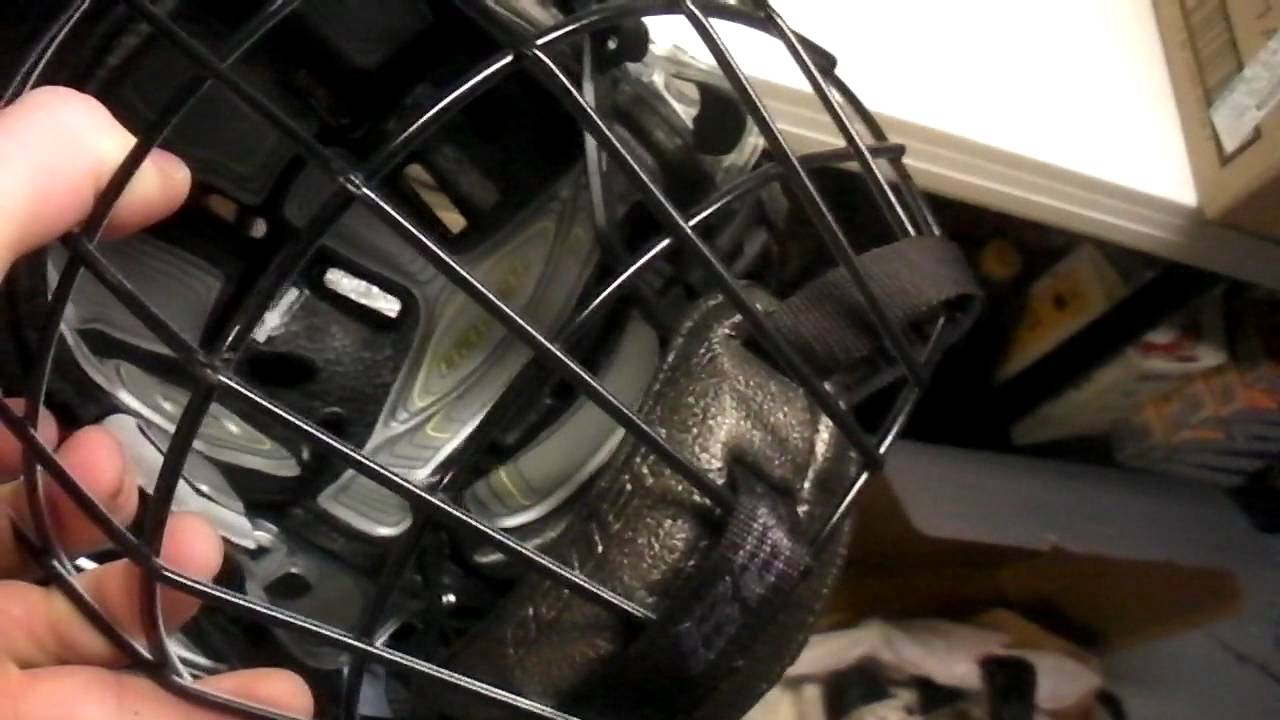 Update Bauer 9900 Hockey Helmet with Black Bauer Cage [43