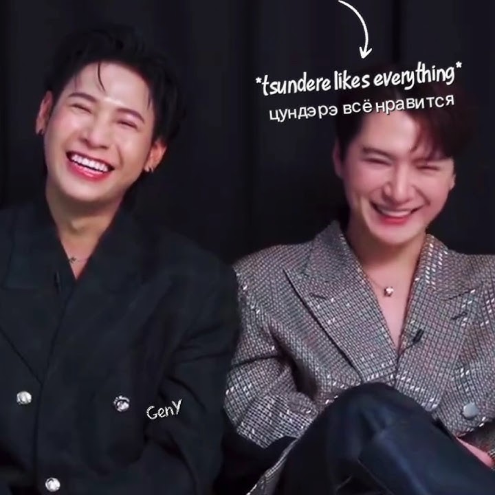 He doesn't show his jealousy at all😆 #KristSingto #SingtoPrachaya #KristPerawat