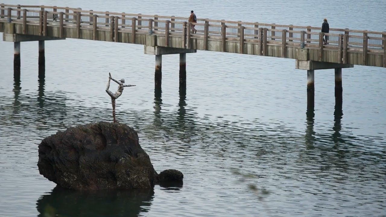 This sculpture is back on the shores of Bellingham Bay